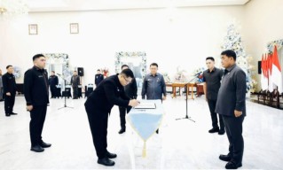 Clif Wangke Dilantik Gubernur Yulius Selvanus, Perkuat Komunikasi Publik Pemprov Sulut