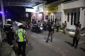 Harkamtibmas, Polres Pelabuhan Tanjung Perak Terus Gelar Pemeriksaan Kendaraan di Pospol Suramadu