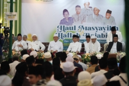 Dihadiri Tokoh PBNU dan Para Pengasuh Ponpes Besar, Bupati Subandi Khidmat Ikuti Haul Masyayikh Al-Khoziny
