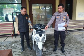 Curi Motor dari Teras Rumah, Seorang Residivis Berhasil Diamankan Polsek Kenjeran.
