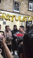 Berawal Tegang Berakhir Haru, Kejutan Warga dan Anggota untuk Kapolsek Semampir
