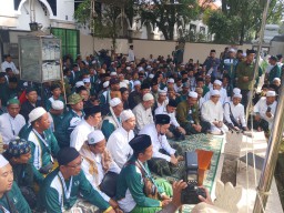 Polsek Semampir Siaga Pengamanan, Napak Tilas NU di Makam Sunan Ampel Berjalan Kondusif