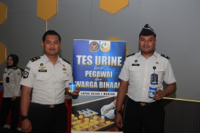 Dukung 15 Program Aksi Kemenimipas, Lapas Kelas I Madiun Gelar Tes Urine Pegawai dan Warga Binaan Secara Acak