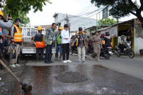 Pemkab Sidoarjo Kebut Perbaikan Jalan Berlubang