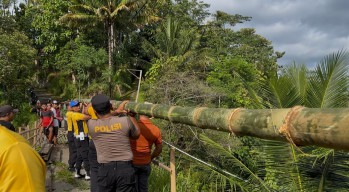 Polres Ponorogo Perbaiki Jembatan Darurat, Akses Dua Desa di Ngebel Kembali Normal