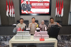 Ungkap Penipuan Modus Pencairan Dana Rp150 juta, Polres Trenggalek Amankan 2 Tersangka