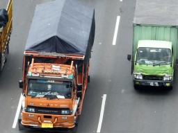 Korlantas Polri Terbangkan ETLE Drone Patrol Presisi di Tol Jakarta - Cikampek Pantau Angkutan Barang