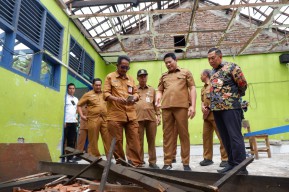 Gedung SMPN 1 Gedangan Ambruk,Bupati Sidoarjo Instruksikan Percepatan Pembangunan