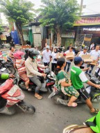 Relawan DEPAC'S Bagikan 300 Paket Takjil Berupa Snack dan Nasi Kotak, Semangat di Bukan Suci Ramadan