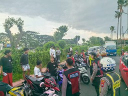 Jelang Operasi Ketupat Semeru 2026, Satlantas Polres Tanjung Perak Amankan 15 Motor Balap Liar di Suramadu