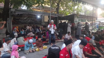 Momen Hangat Buka Puasa M.M. Syamsul Arifin di Surabaya: Berbagi Berkah dan Kebahagiaan