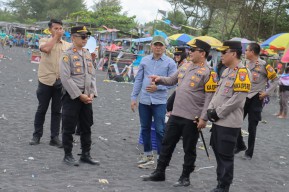 Polres Lumajang Tingkatkan Pengamanan Wisata Pantai Watu Pecak
