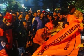 Pengemudi Honda Civic Tewas Usai Tabrak Truk Boks Fuso di Juanda Sidoarjo