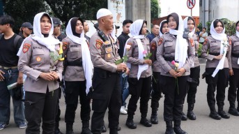 Sejukkan Ramadhan, Polda Metro Jaya Kedepankan Pendekatan Humanis Dan Tim Sholawat Dalam Pelayanan Penyampaian Aspirasi