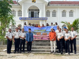Lapas Narkotika Pamekasan Salurkan Bantuan Sosial kepada Anak Yatim di Panti Asuhan Muhammadiyah