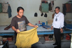 Gotong Royong Sambut HBP ke-62, Lapas I Madiun Laksanakan Kerja Bhakti Area Lapas