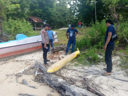 Warga Digegerkan Penemuan Benda Asing Mirip Torpedo, Polsek Kangayan Gerak Cepat Amankan Lokasi