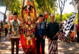 Edukasi Budaya, Yayasan Sabilillah Sampang Gelar Karnaval Simfoni Nusantara 2026 dengan Meriah
