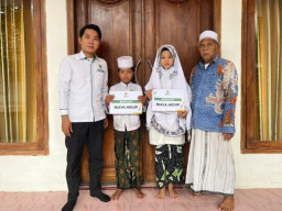 Wujud Kepedulian Pendidikan, BAZNAS Sampang Salurkan Bantuan Biaya Hidup Santri Ponpes Miftahut Thullab