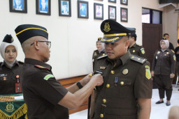Kajari Sampang Pimpin Sertijab Kasi Pidum, Tunjung Sughandiko Resmi Gantikan Dody P. Purba