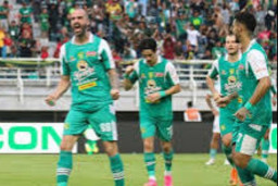 Persebaya Pesta Gol 4-0 atas PSBS Biak, Bonek Bersorak di GBT