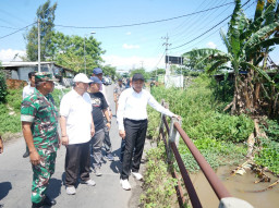 Bupati Sidoarjo Sidak Jembatan Tarik yang Kondisinya Memprihatinkan