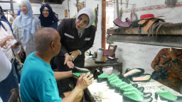 Wabup Sidoarjo Kunjungi Galeri UMKM Givari Shoes, Dorong Produk UMKM  Naik Kelas