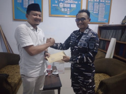 Tim SFQR Lanal Batuporon Amankan 311 Ball Rokok Diduga Ilegal, Diserahkan ke Bea Cukai