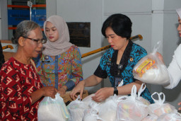 Aksi Rutin Salurkan Bantuan, Lapas I Madiun Gelar Bansos Rutin untuk Masyarakat Membutuhkan