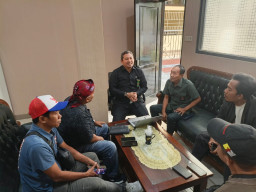 ​Keterlambatan Sidang di PN Sampang Menuai Sorotan, Masyarakat Desak Evaluasi Pelayanan ​Pelayanan publik di Pengadilan