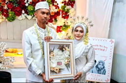 Pernikahan Dwinita dan Junaidi di Sampang Berlangsung Khidmat dan Penuh Kehangatan