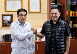 Putra Terbaik Sulut Bertemu, Gubernur Akmil Mayjen TNI Rano Tilaar Sambangi RSUP Kandou Manado