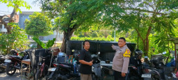Bhabinkamtibmas Kejawan Putih Tambak Dukung Budidaya Lele Rumahan dan Ketahanan Pangan Warga