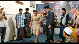 ​Pengobatan Alternatif 'Jagat Pamungkas' di Sampang Viral, Pasien Lumpuh Luar Daerah Sembuh Sekejap