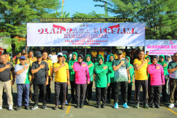 Penuh Keakraban, Olahraga Bersama TNI-Polri di Sampang Perkokoh Semangat Kebersamaan