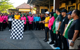 Kebersamaan Semangat Bhayangkara, Rutan Klas IIB Sampang Ikuti Olahraga Jalan Sehat Bersama di Mapolres 