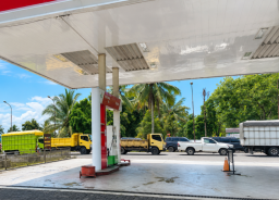 Antrean Truk dan Panther Diduga Pengangkut Solar Subsidi di SPBU Sonder Disorot, Polda Sulut Diminta Audit Total