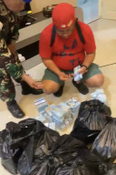 Rumah Mewah Diduga Milik Pengusaha JA Digerebek Kejati Sulut, Tumpukan Uang Tunai Diamankan
