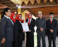 Kukuhkan 29 Kepala UPTD Puskesmas, Wabup Mimik Minta Pelayanan Cepat,  Ramah, dan Humanis