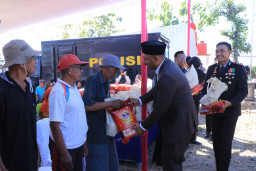 Polres Ngawi Salurkan 500 Paket Sembako untuk Masyarakat di Bringin