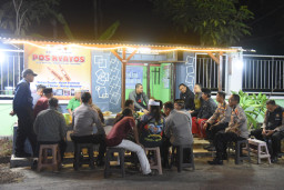 Kapolres Bondowoso Blusukan ke Pos Ronda Bukti Sinergitas Polri dengan Masyarakat untuk Kamtibmas