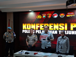 Polres Pelabuhan Tanjung Perak Ungkap Peredaran 12,18 Gram Sabu, Residivis Pengedar Ditangkap