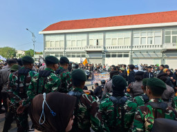 Ribuan Anggota PSHT Gelar Aksi Damai di Mapolrestabes Surabaya, Desak Pengusutan Dugaan Penganiayaan