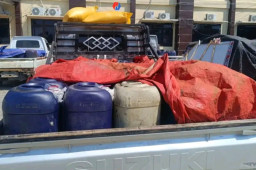 Kejar-kejaran Dini Hari, 7.000 Liter Solar Diduga untuk PETI Pohuwato Diamankan Brimob