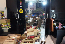 Razia Serentak di 18 Kecamatan, 1.696 Botol Miras Disita  Bupati Subandi Razia Dua Malam Berturut-turut 