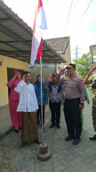 Jelang HUT RI Ke-81, Polsek Bangil dan Tiga Pilar Gelar Gerakan Bendera Merah Putih
