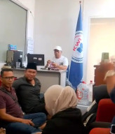 Umar Hayat Tekankan Disiplin dan Evaluasi Kinerja 12 Media Online