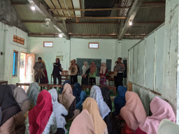 Polwan Polres Ngawi Gandeng Da'i Kamtibmas Edukasi Santri Cegah Perilaku Kekerasan