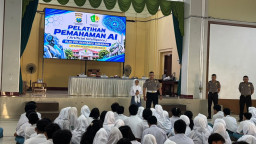 Polrestabes Surabaya Edukasi Siswa SMA Negeri 1 Surabaya tentang Pemanfaatan AI yang Aman dan Etis