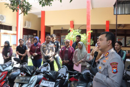 Berhasil Ungkap Kasus Curanmor, Kapolres Bangkalan Izinkan Pinjam Pakai BB Curanmor Kepada Pemilik Sah